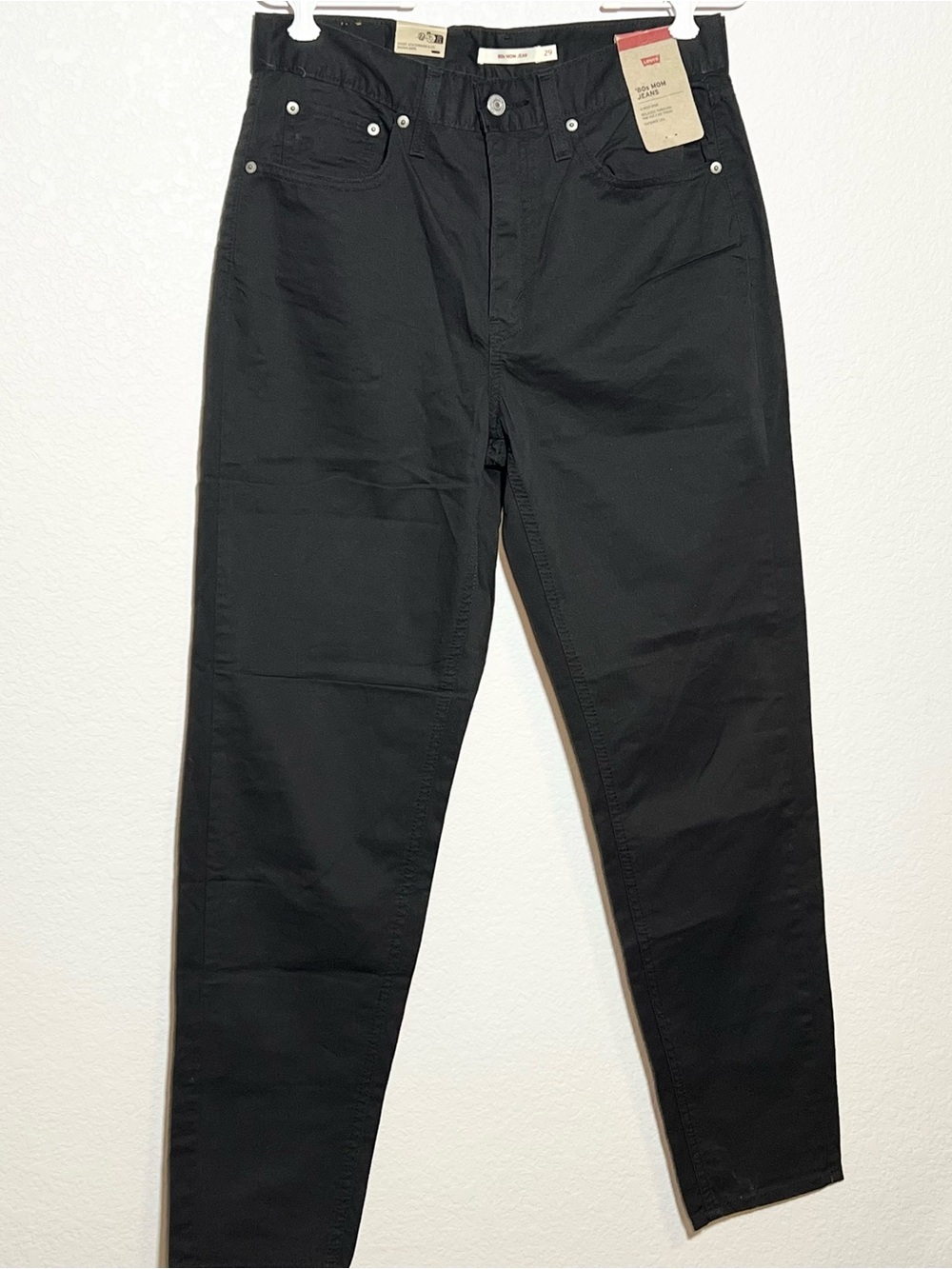NWT Levi's '80s Mom Jeans Women's 29x30 Black High Rise Tapered Leg